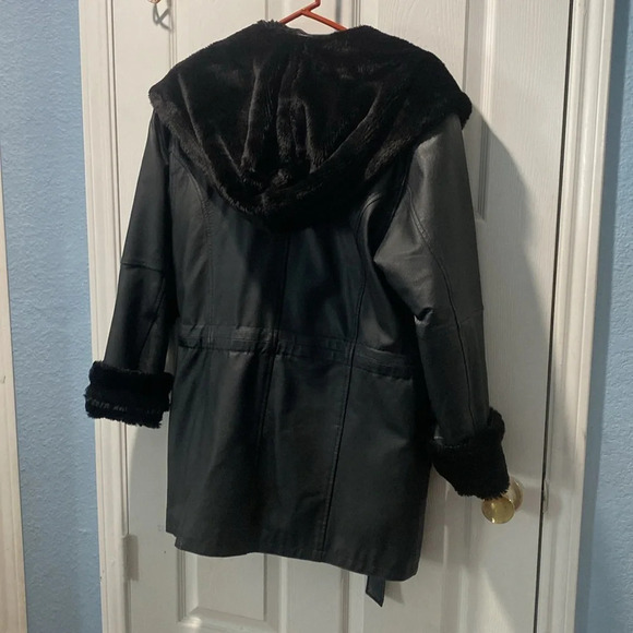 Reliable Source Fur-Lined 100% Leather Coat Size M - Picture 5 of 14